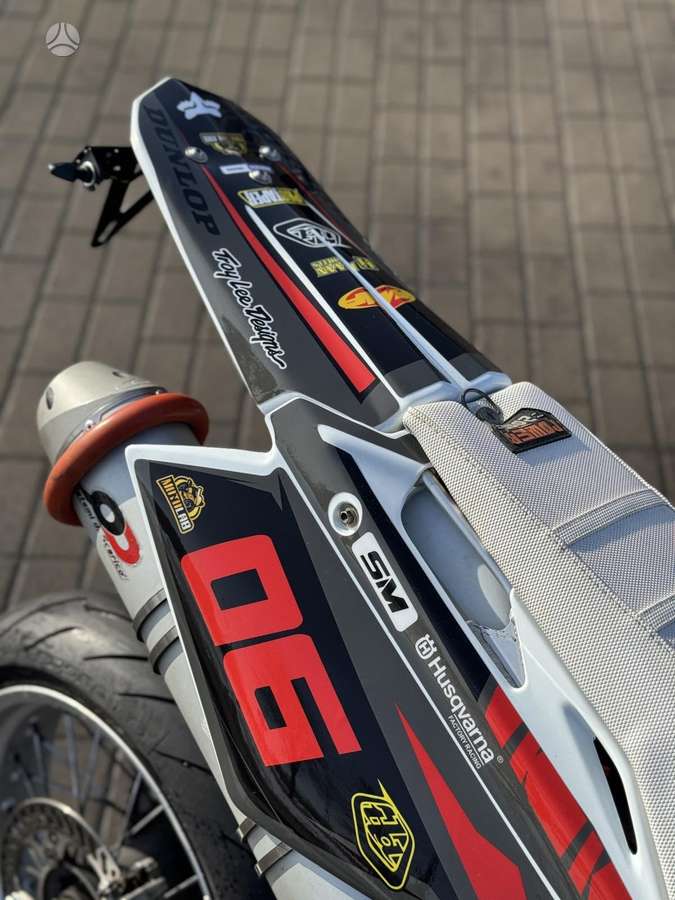 Husqvarna SMR 450cc, supermoto