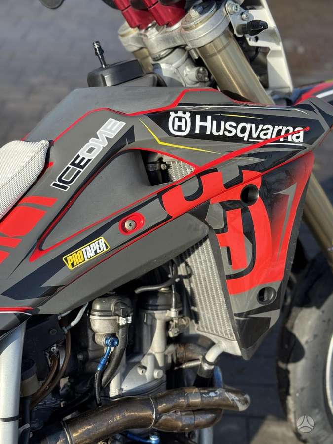 Husqvarna SMR 450cc, supermoto