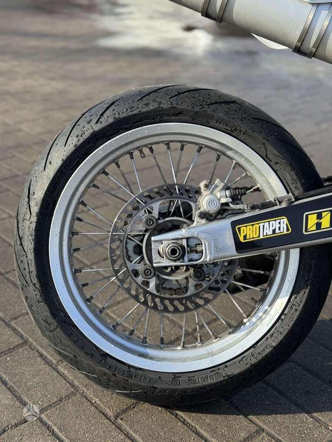 Husqvarna SMR 450cc, supermoto