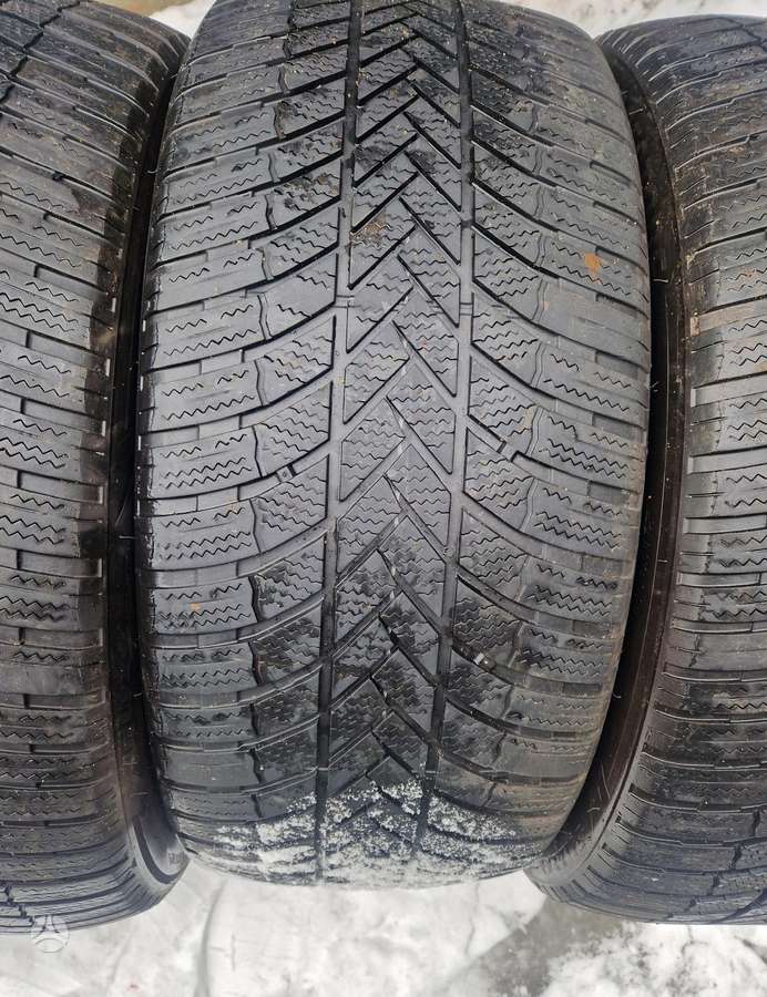 Bridgestone Blizzak, зимние 275/40 R22