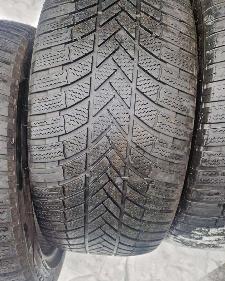 Bridgestone Blizzak, зимние 275/40 R22