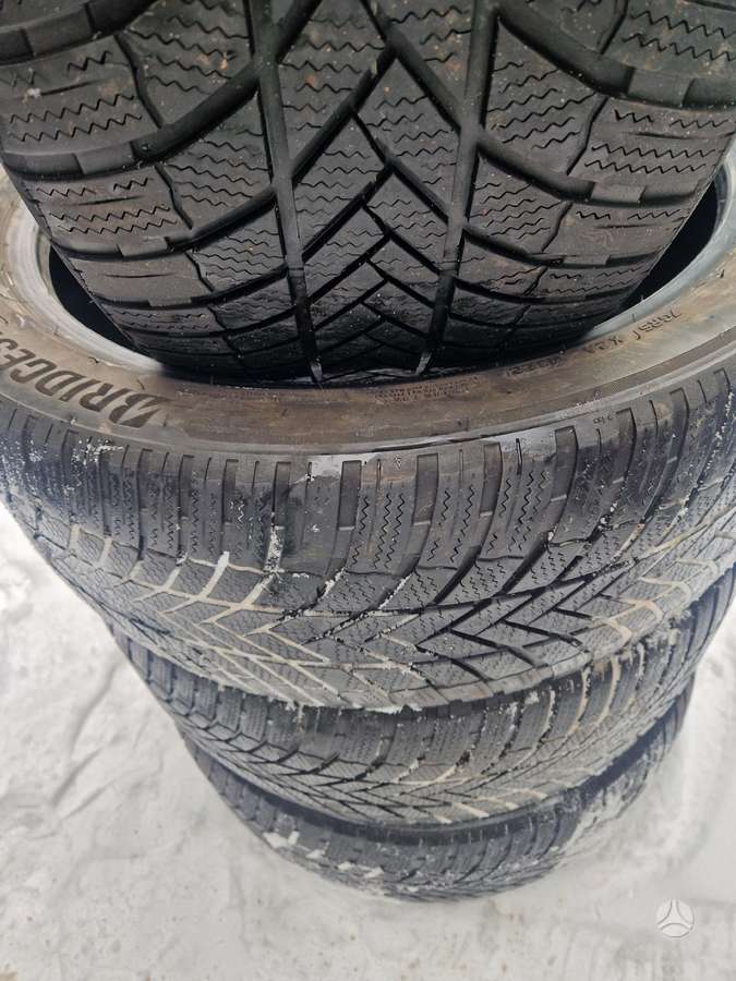 Bridgestone Blizzak, зимние 275/40 R22