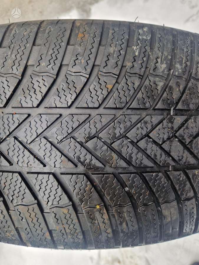 Bridgestone Blizzak, winter 275/40 R22
