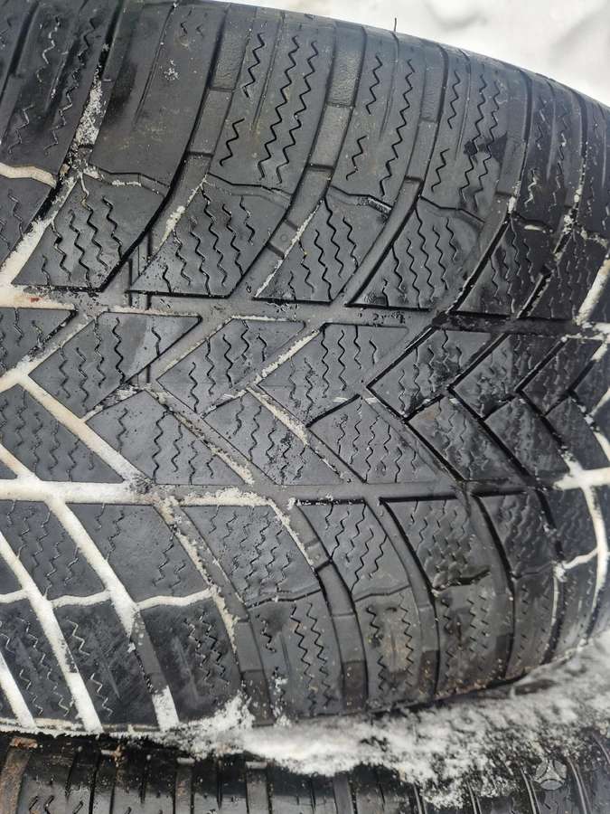Bridgestone Blizzak, зимние 275/40 R22