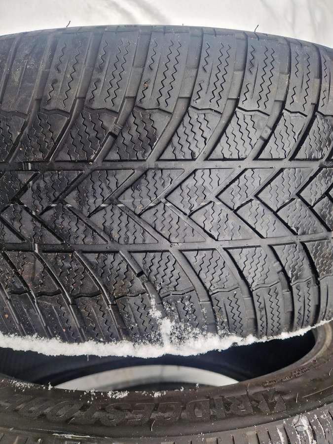 Bridgestone Blizzak, зимние 275/40 R22