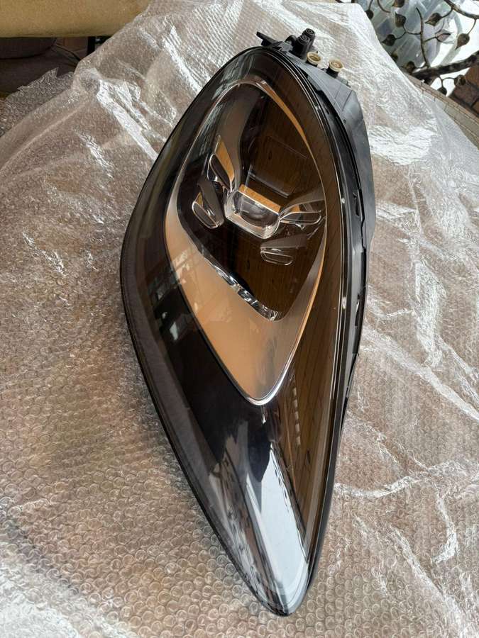 Porsche Cayenne lights