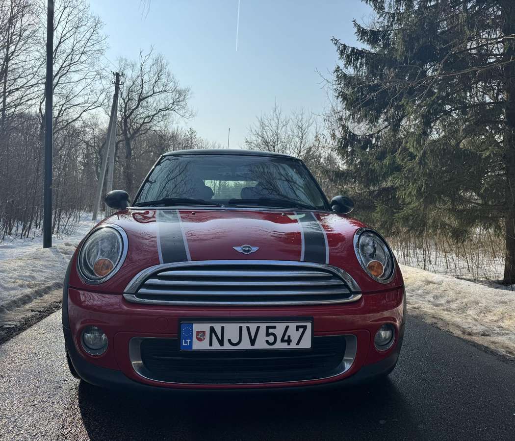Mini Cooper, 1.6 l., hatchback
