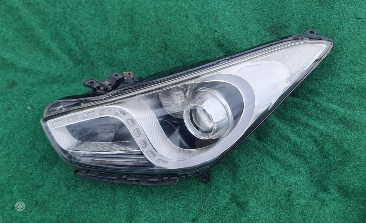 Hyundai i40, 92101-3z100