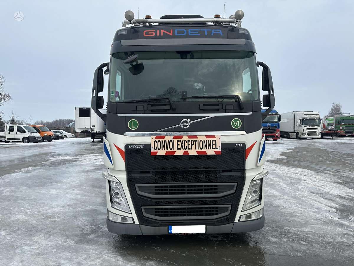 Volvo FH, double sleeper