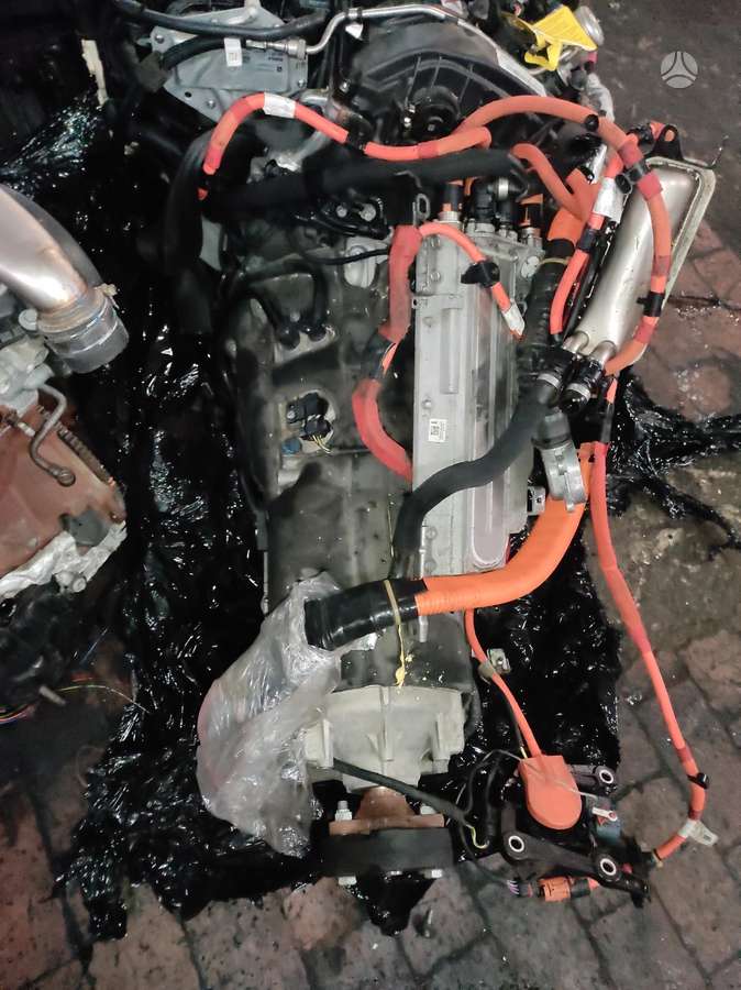 BMW 5 serija Tik variklis ir dėžė