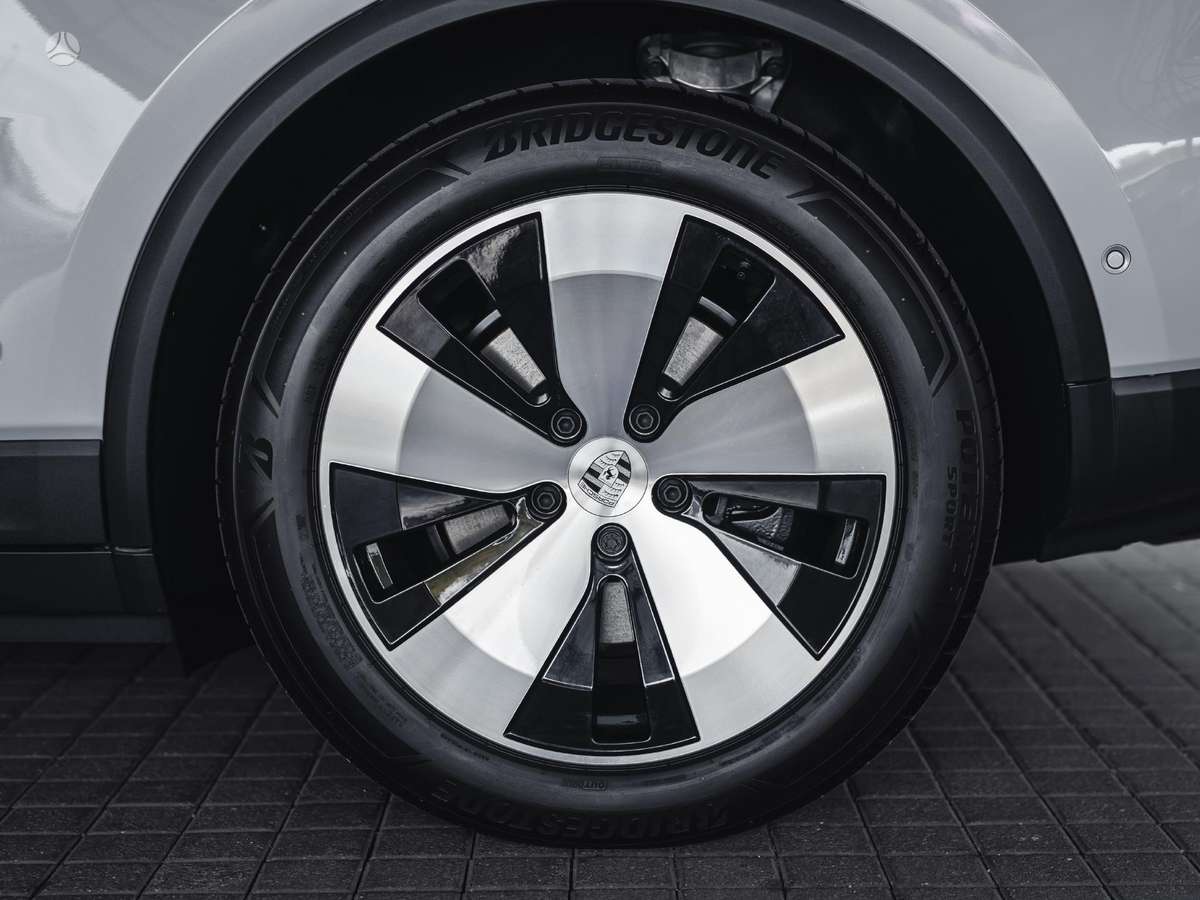 Porsche Macan, 100 kWh, visurgājējs / krosovers