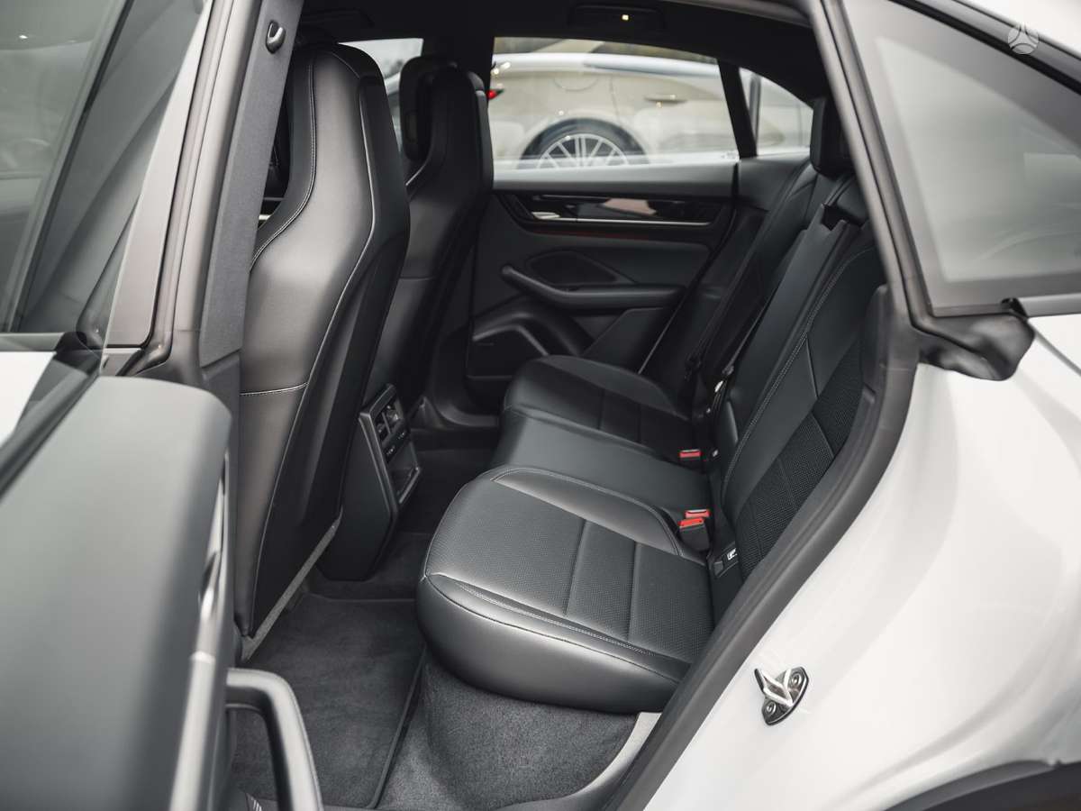Porsche Macan, 100 kWh, visurgājējs / krosovers