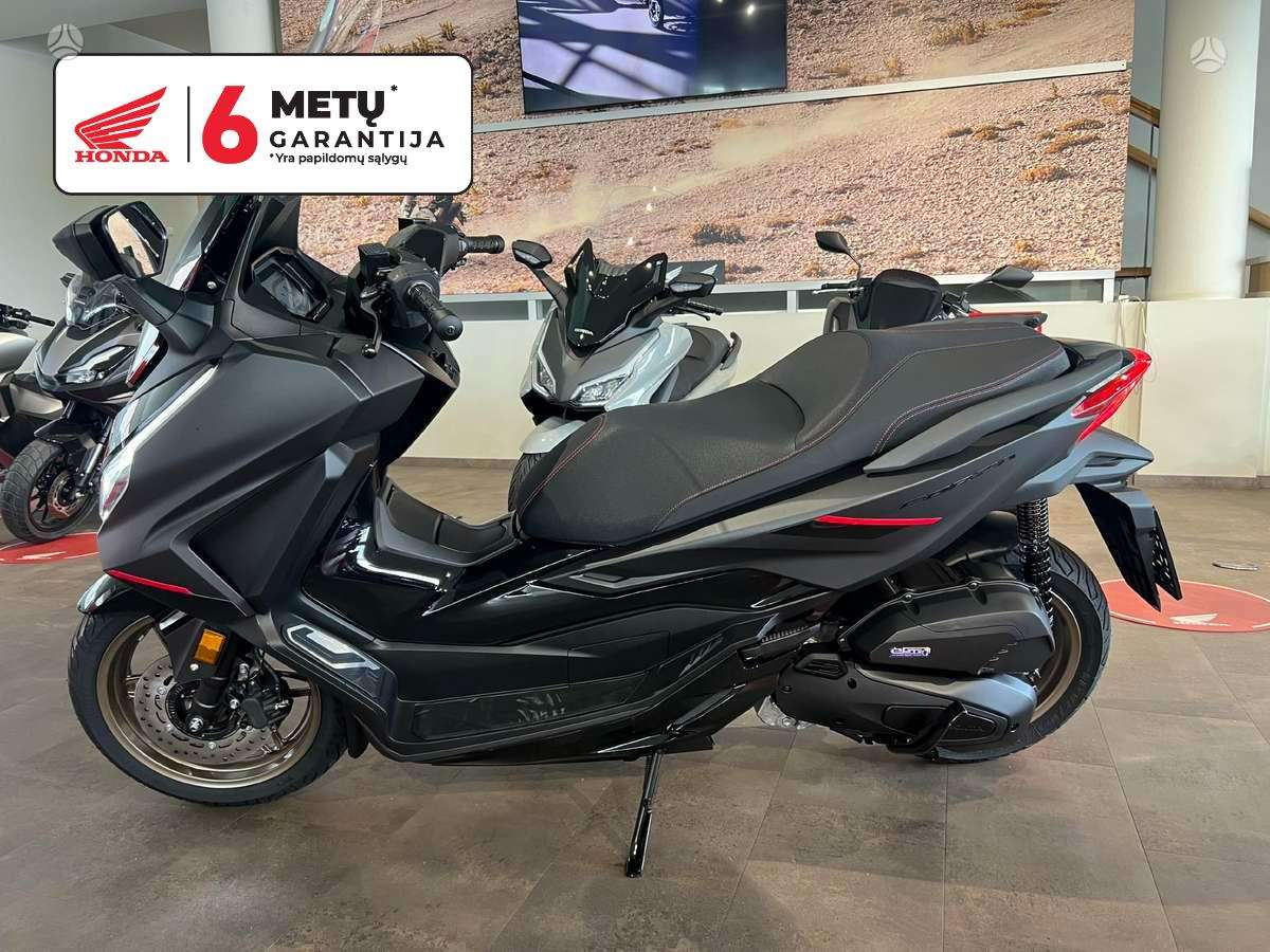 Honda Forza 125cc, scooters / mopeds