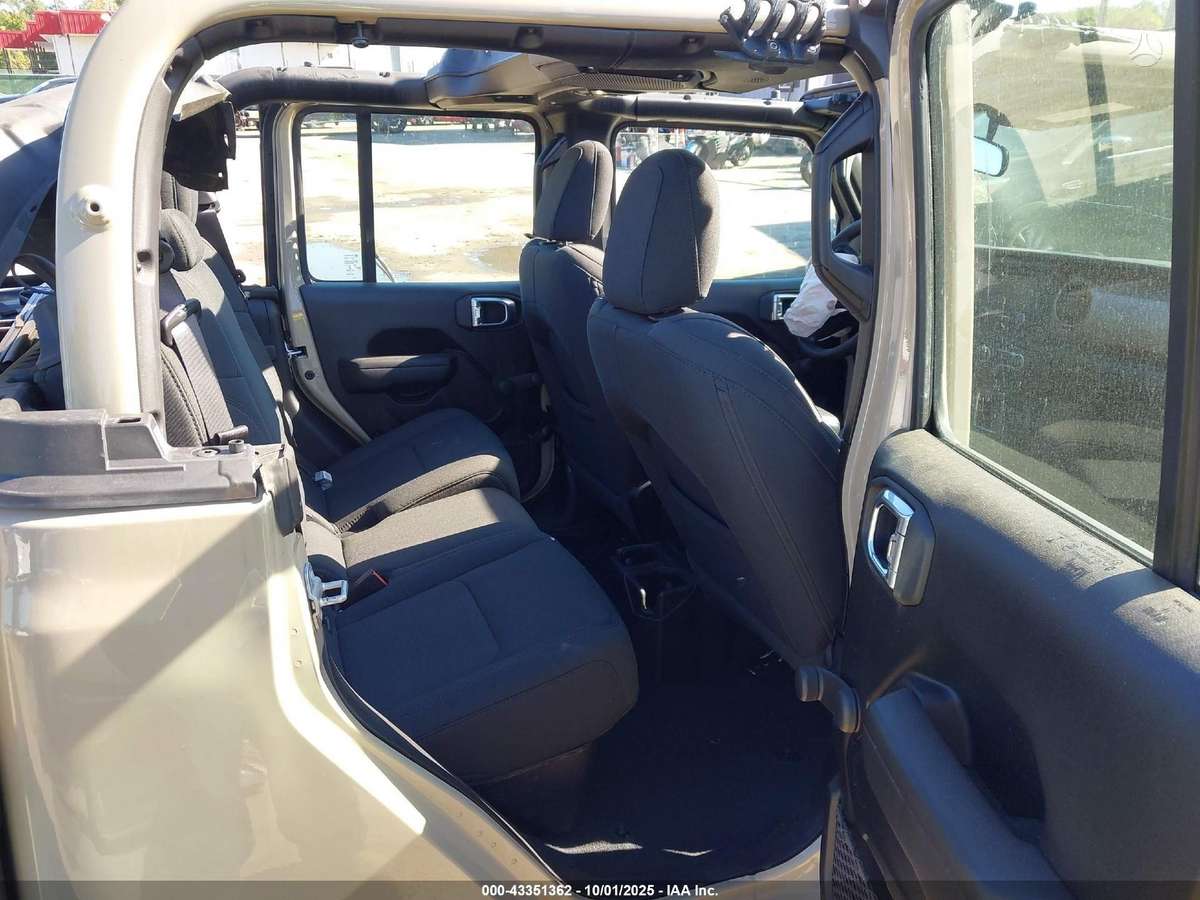 Jeep Gladiator Visa dalimis