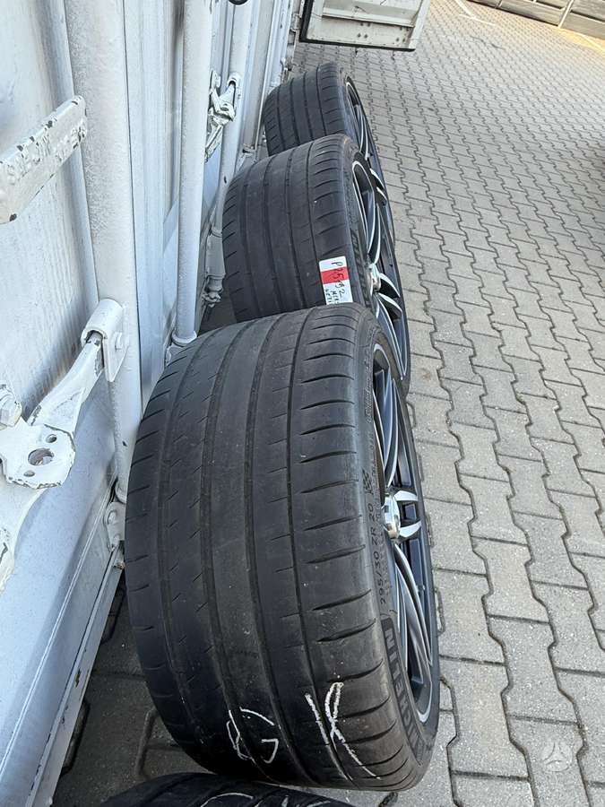 Mercedes-Benz E63, light alloy, R20