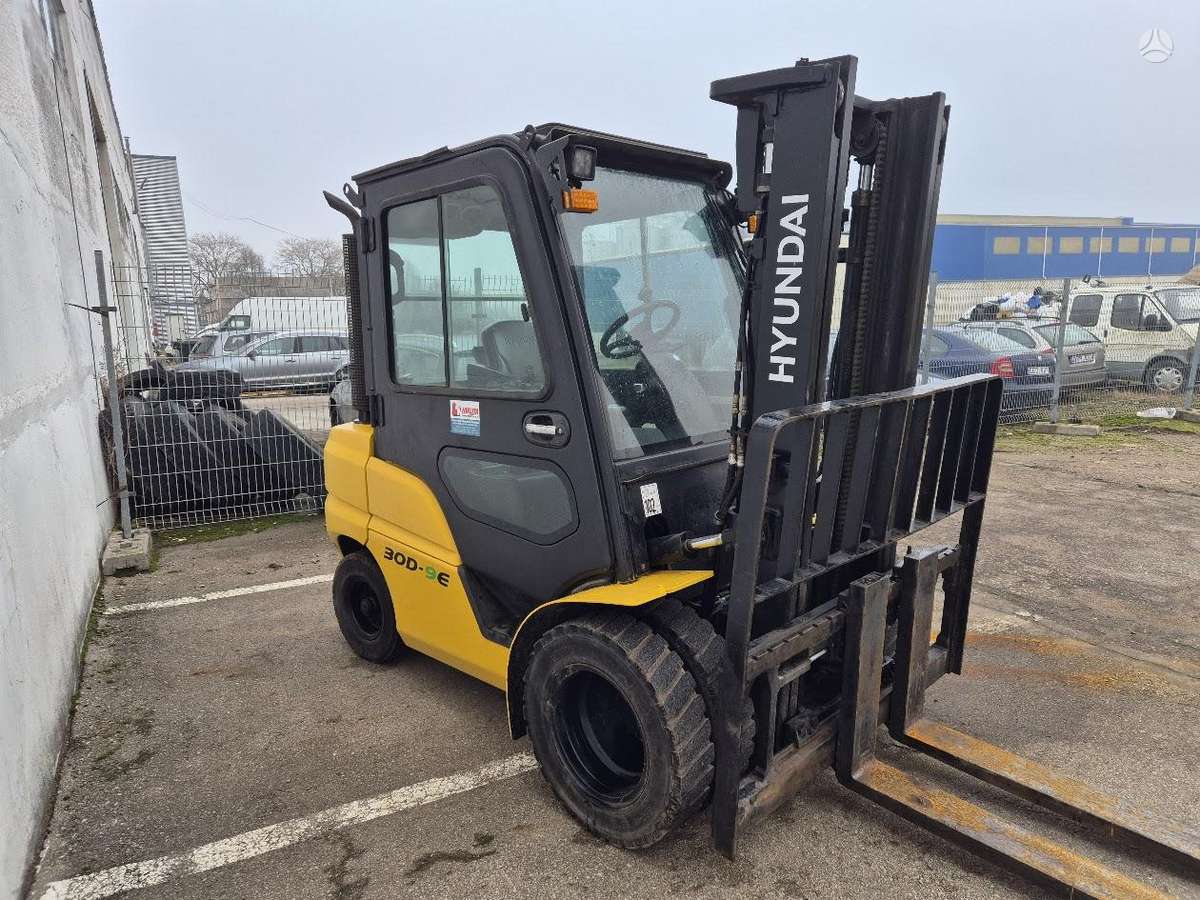 Hyundai 30D-9E, forklifts