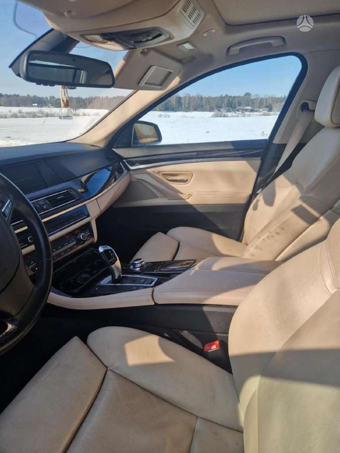 BMW 550, 4.4 l., Седан