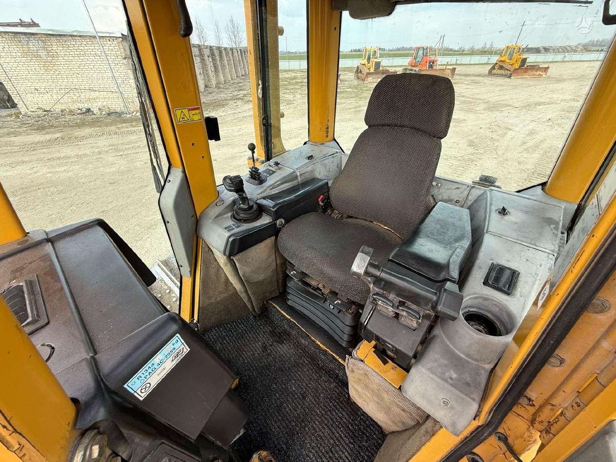 Caterpillar D5N LGP, бульдозеры