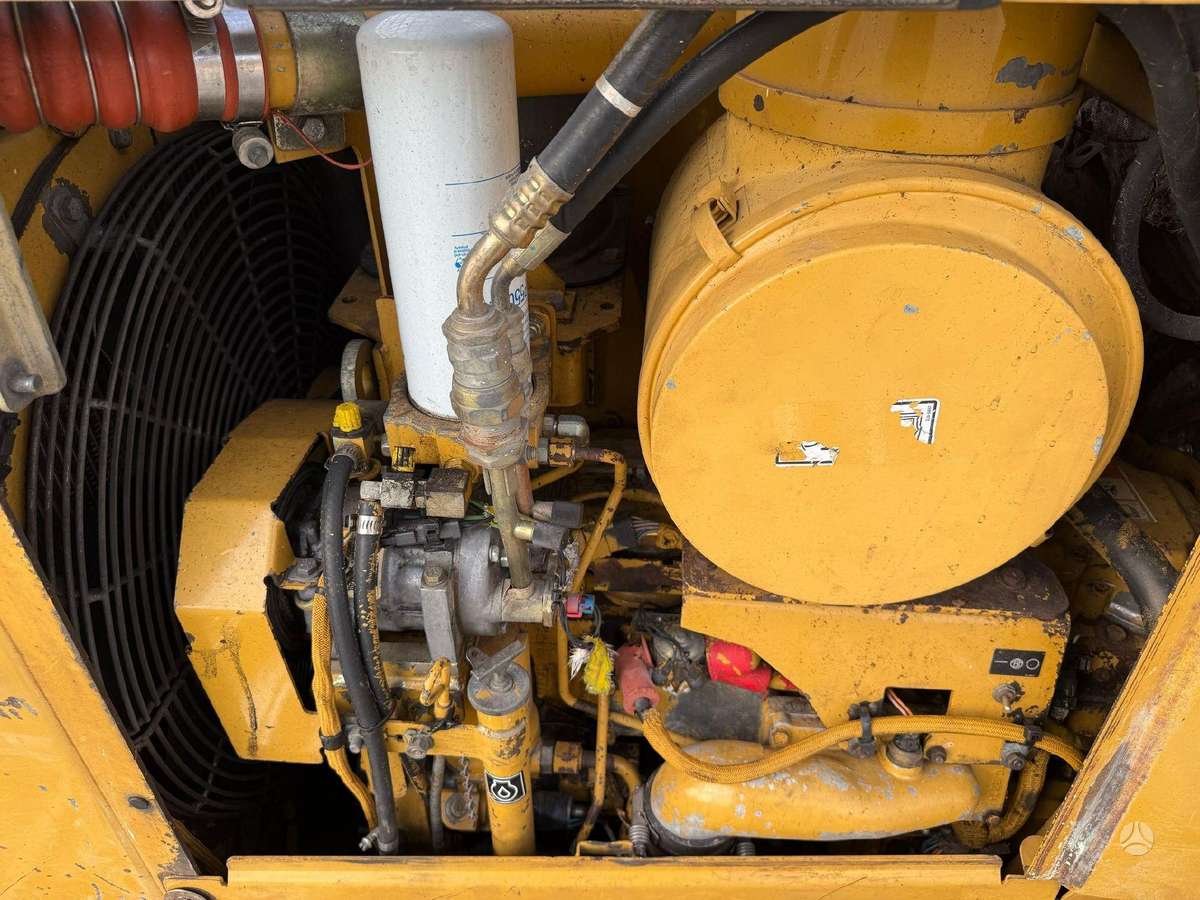 Caterpillar D5N LGP, бульдозеры