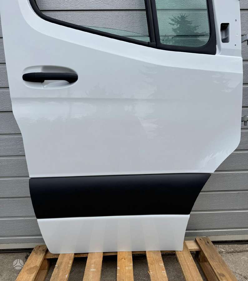 Mercedes-Benz Sprinter, preču