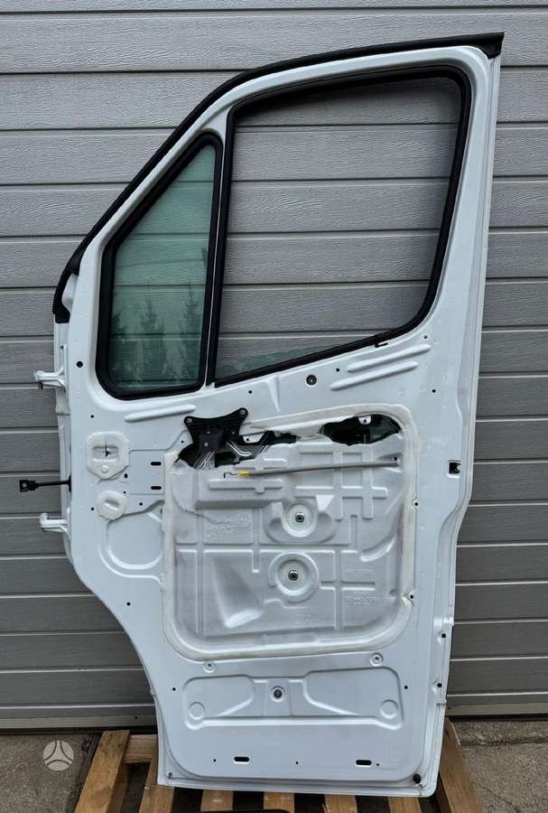 Mercedes-Benz Sprinter, preču