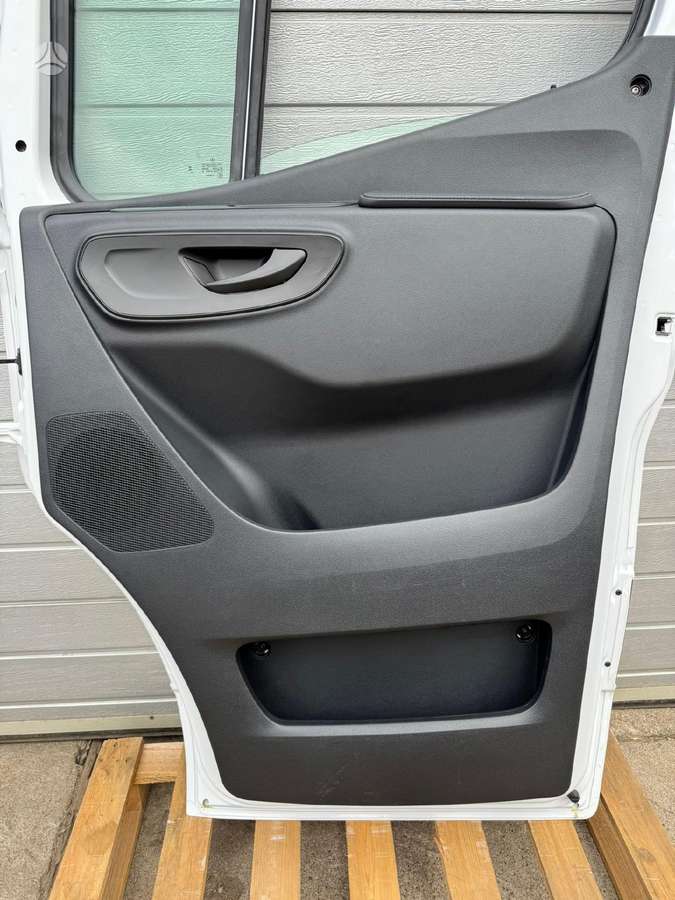 Mercedes-Benz Sprinter, preču