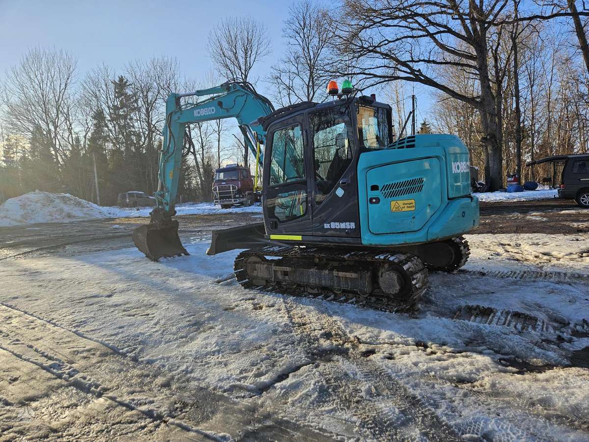 Kobelco SK85, ekskavatori