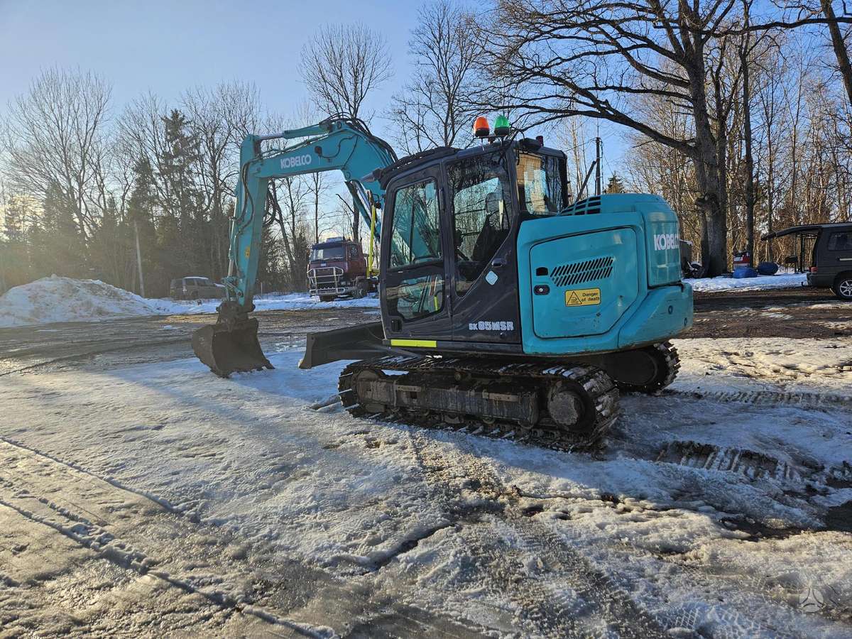 Kobelco SK85, ekskavatoriai