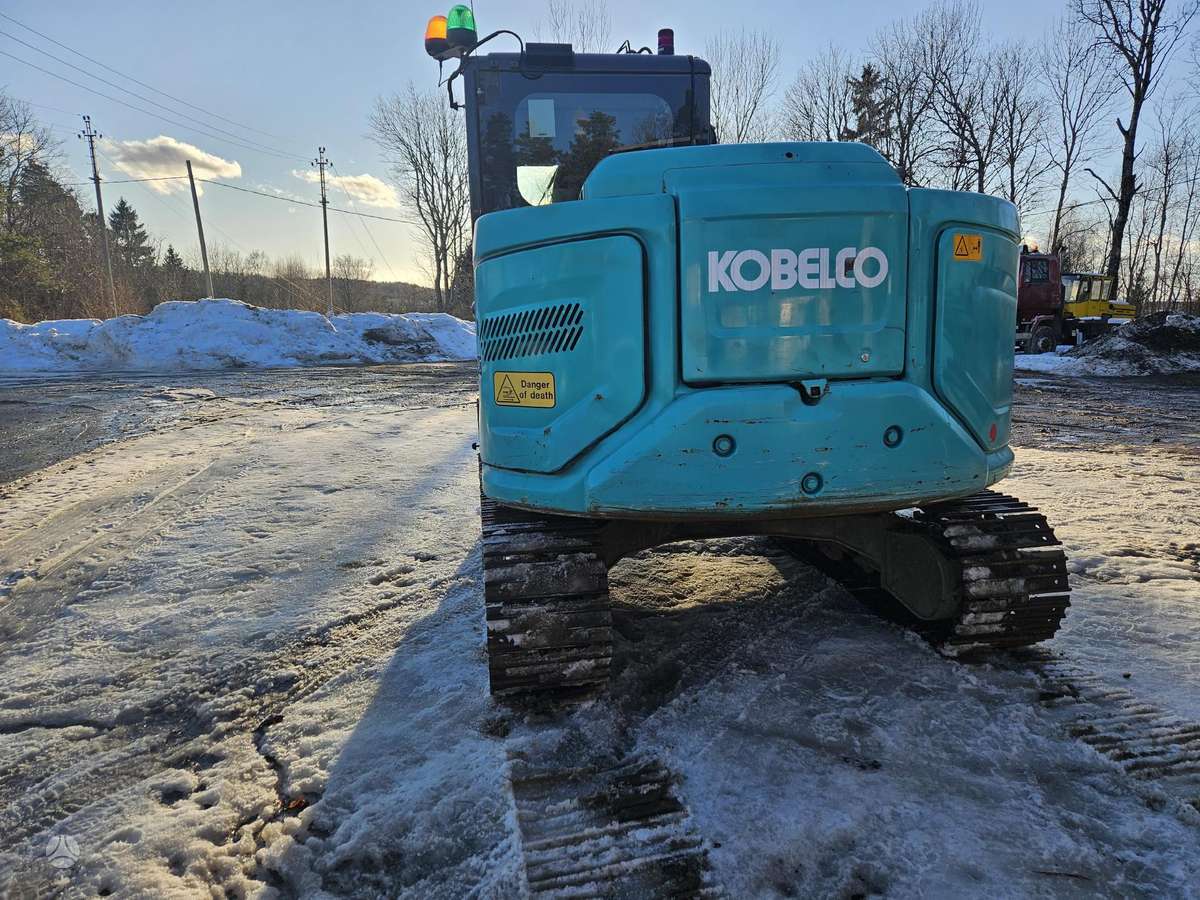 Kobelco SK85, ekskavatori