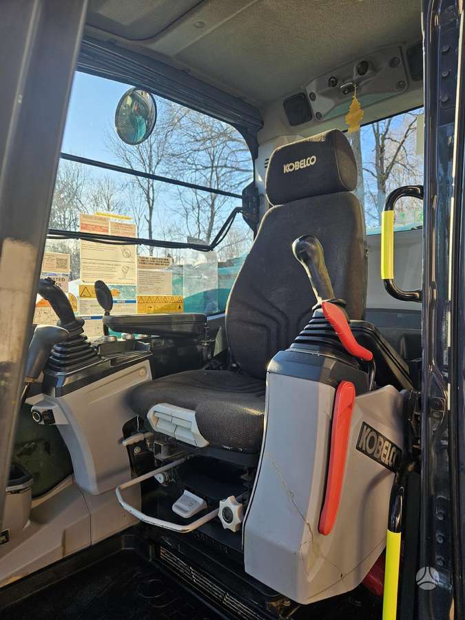 Kobelco SK85, ekskavatori