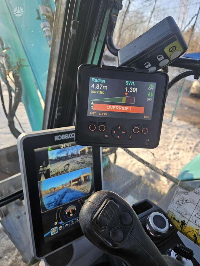 Kobelco SK85, ekskavatori