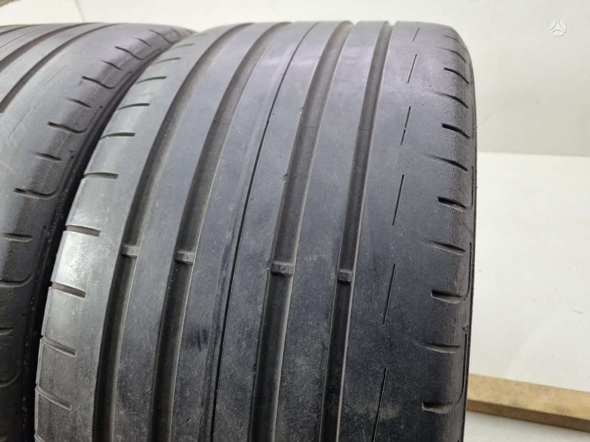 Dunlop 4-5mm, summer 275/40 R18