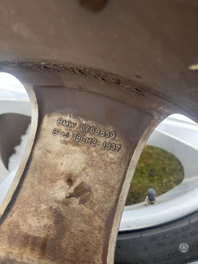 BMW, lengvojo lydinio, R18