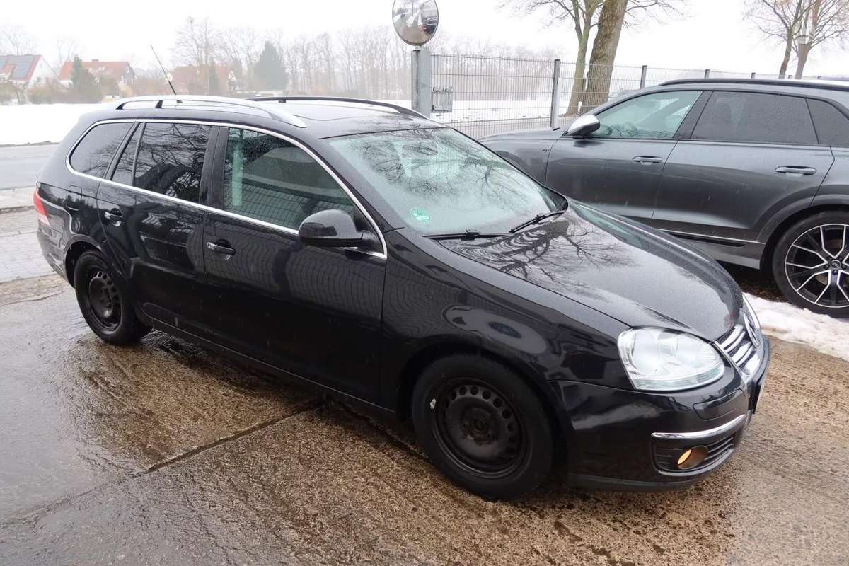 Volkswagen Golf, Caxa, по частям