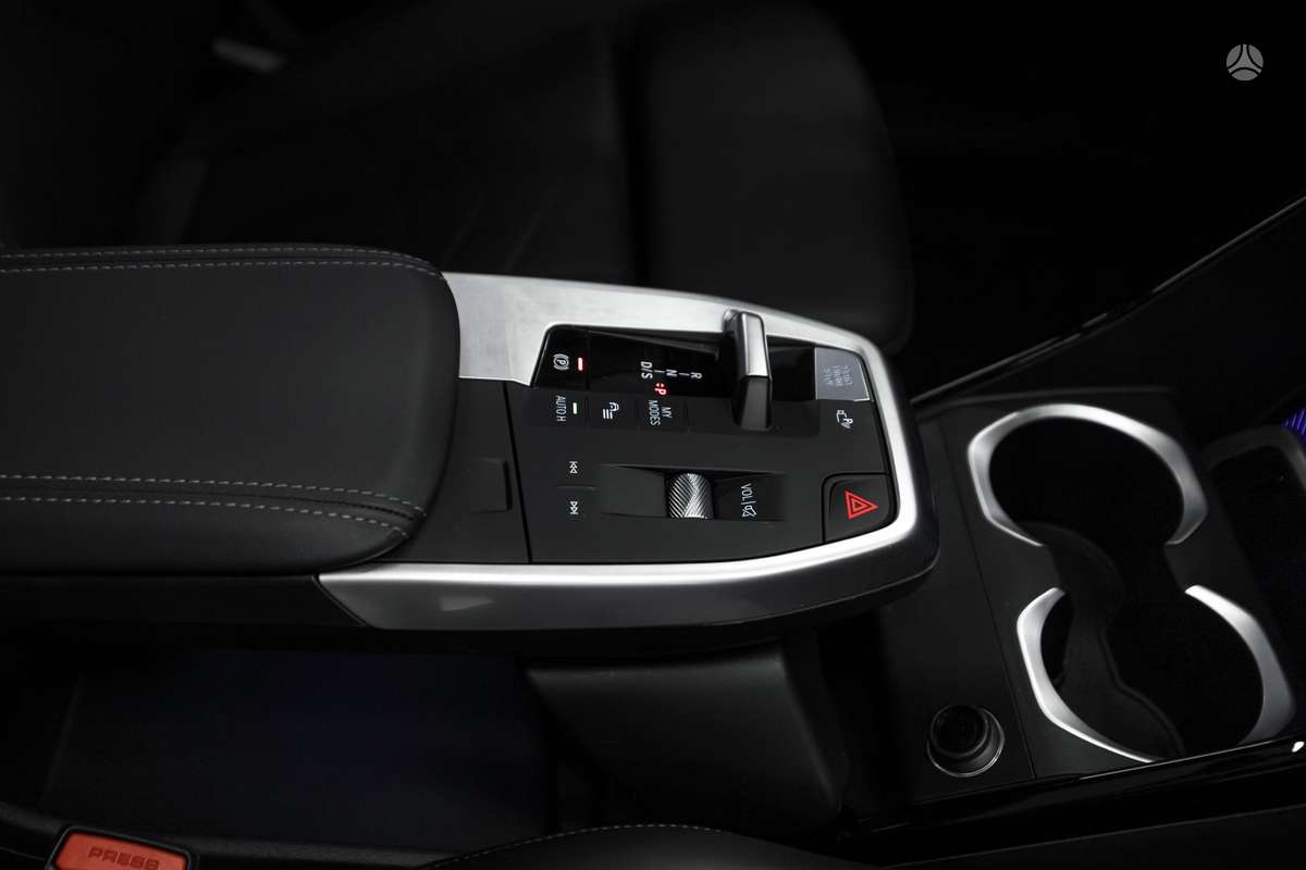 BMW X1, off-road / crossover