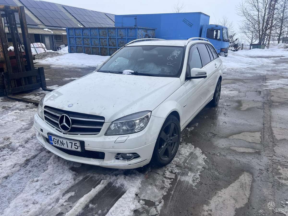 Mercedes-Benz C250 dalimis