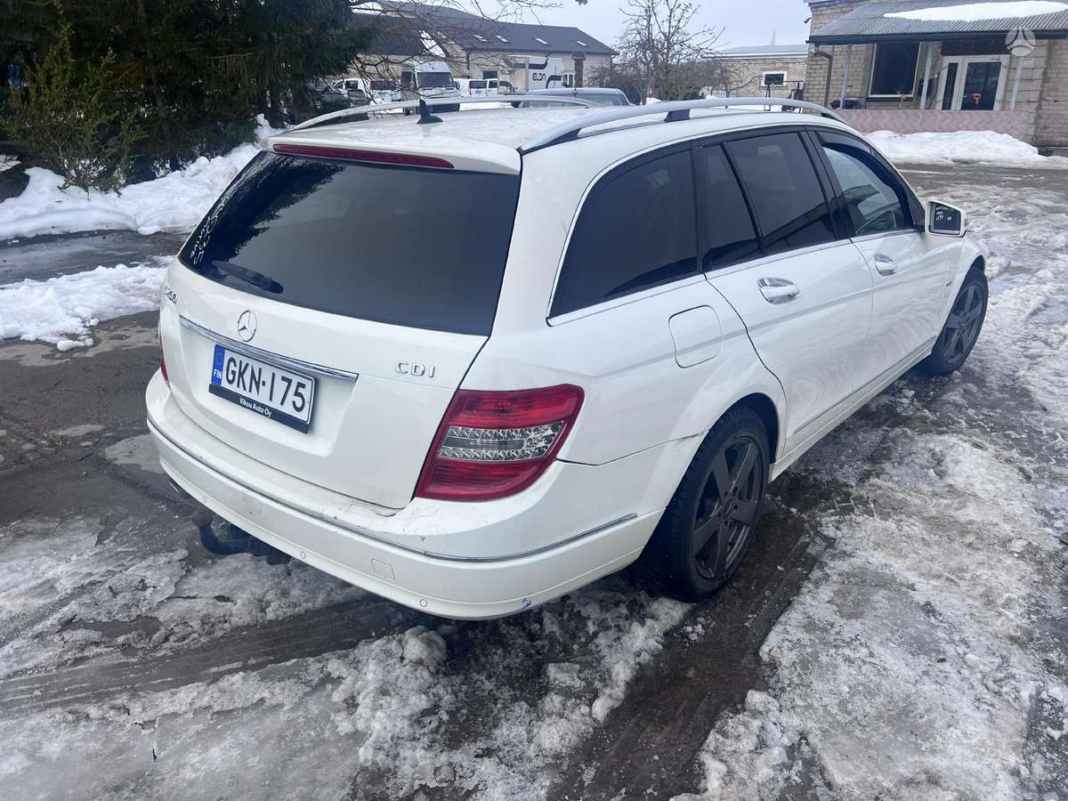 Mercedes-Benz C250 dalimis