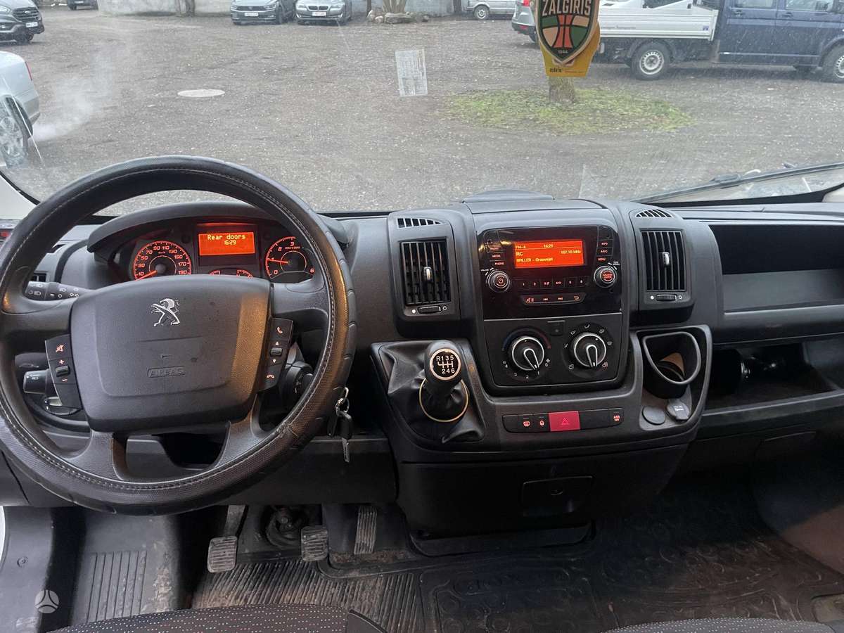 Peugeot Boxer, cargo van
