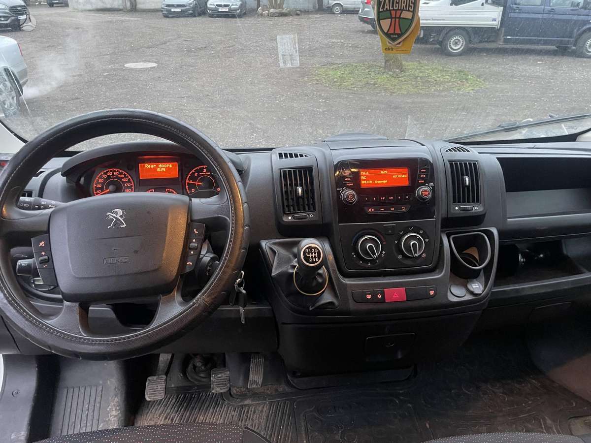 Peugeot Boxer, cargo van