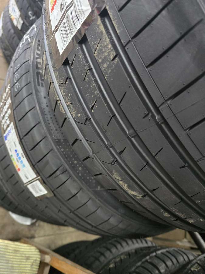 -Kita-, vasarinės 245/35 R19