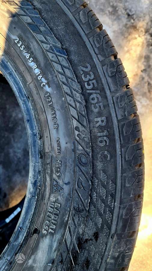 Continental, всесезонные 235/65 R16