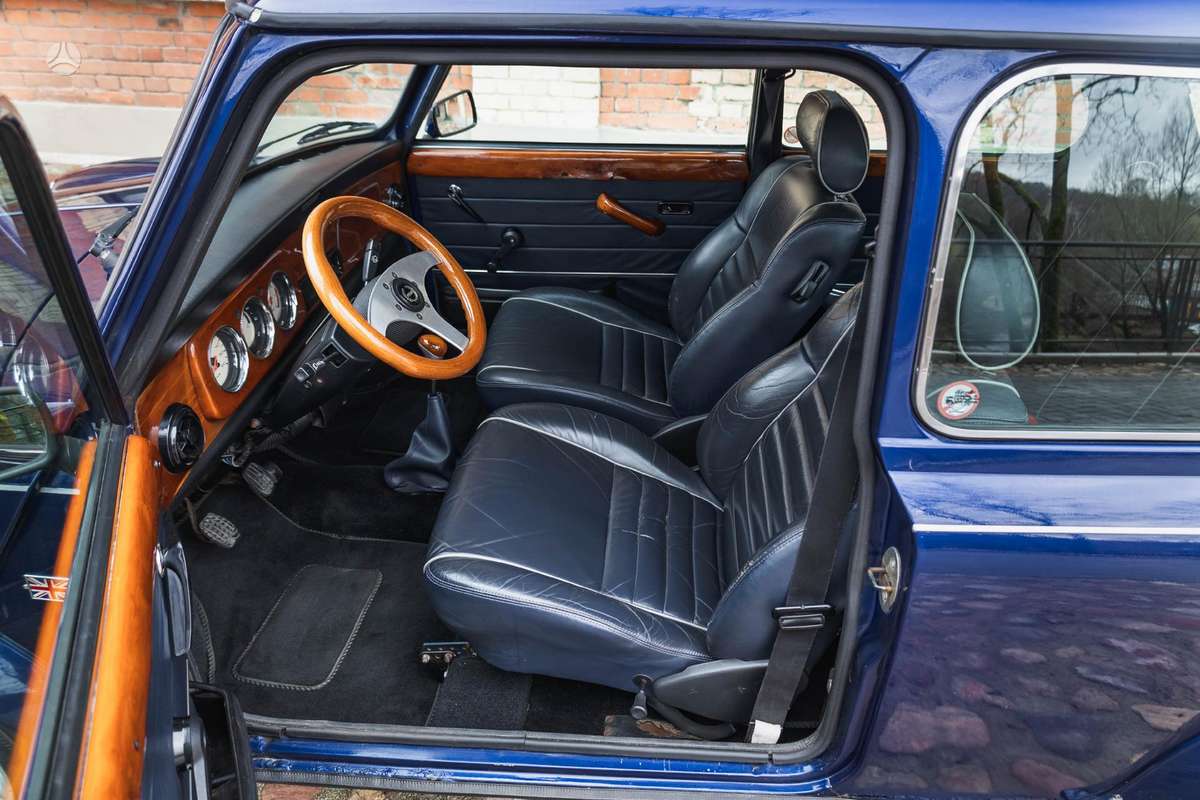 Mini Cooper, 1.3 l., hatchback