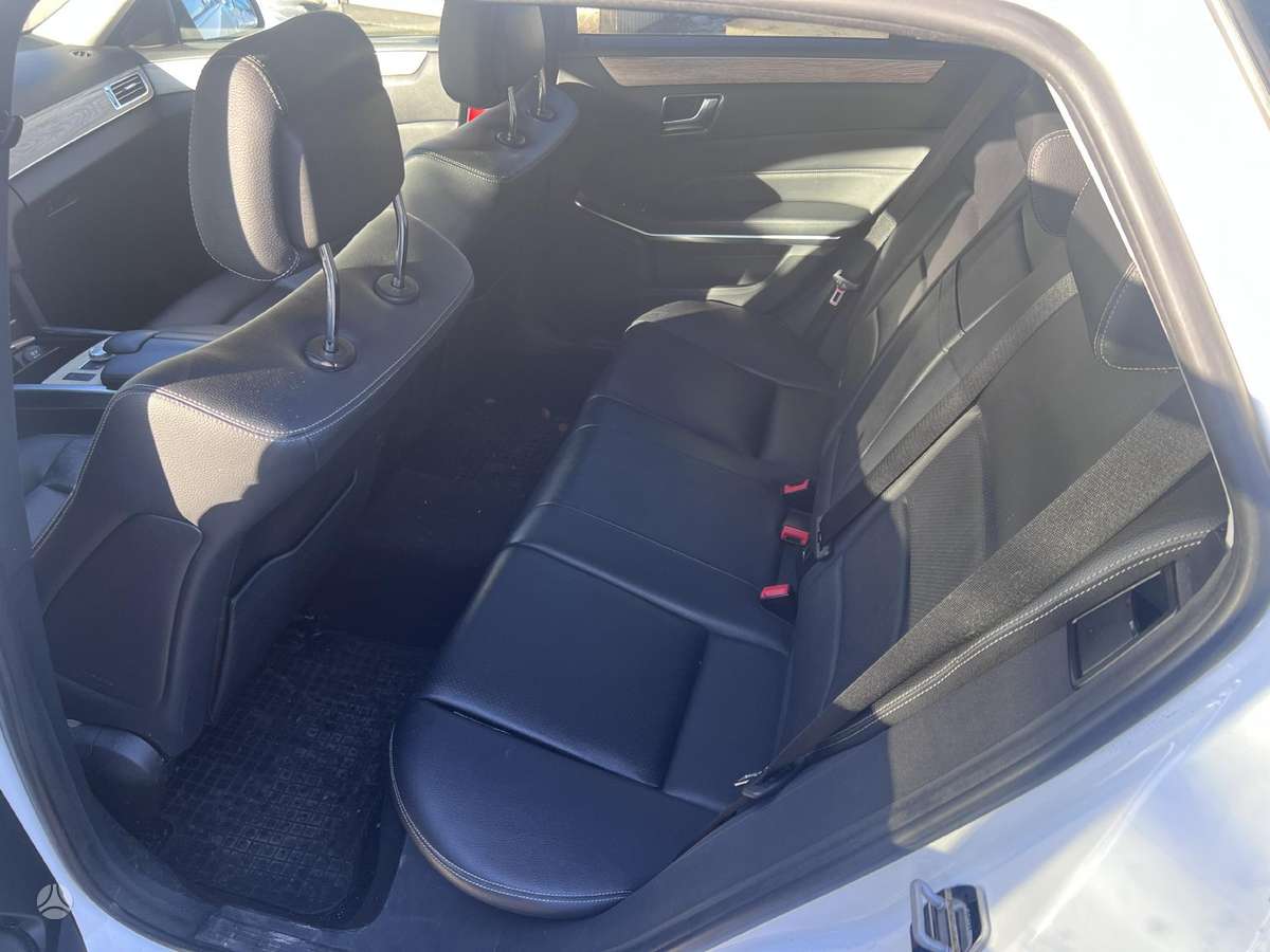 Mercedes-Benz E300 dalimis