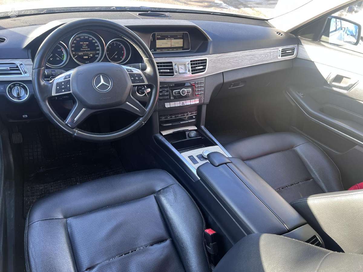 Mercedes-Benz E300 rezerves daļās