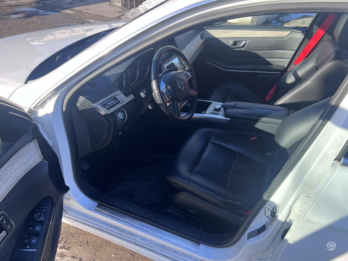 Mercedes-Benz E300 по частям