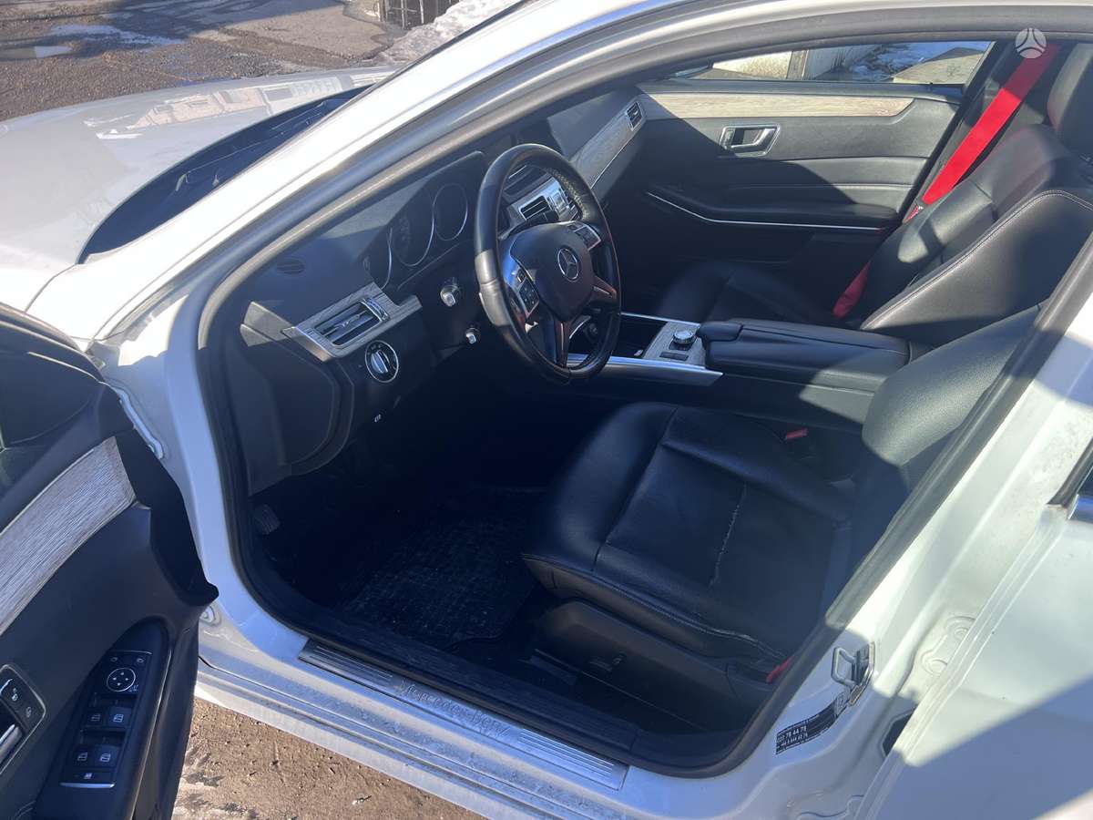 Mercedes-Benz E300 rezerves daļās