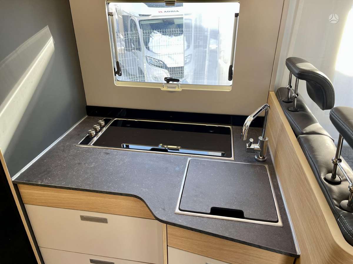 Adria CoralXL 660SL, campers