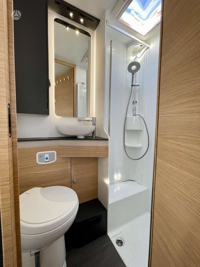 Adria CoralXL 660SL, campers