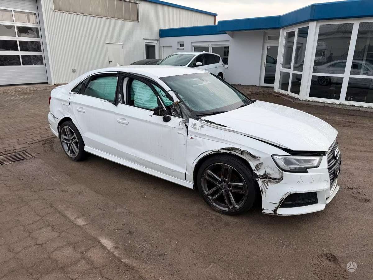 Audi A3, Sedanas