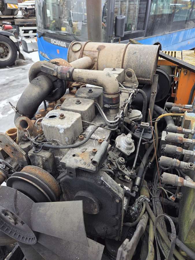 ETEC 815B, экскаваторы